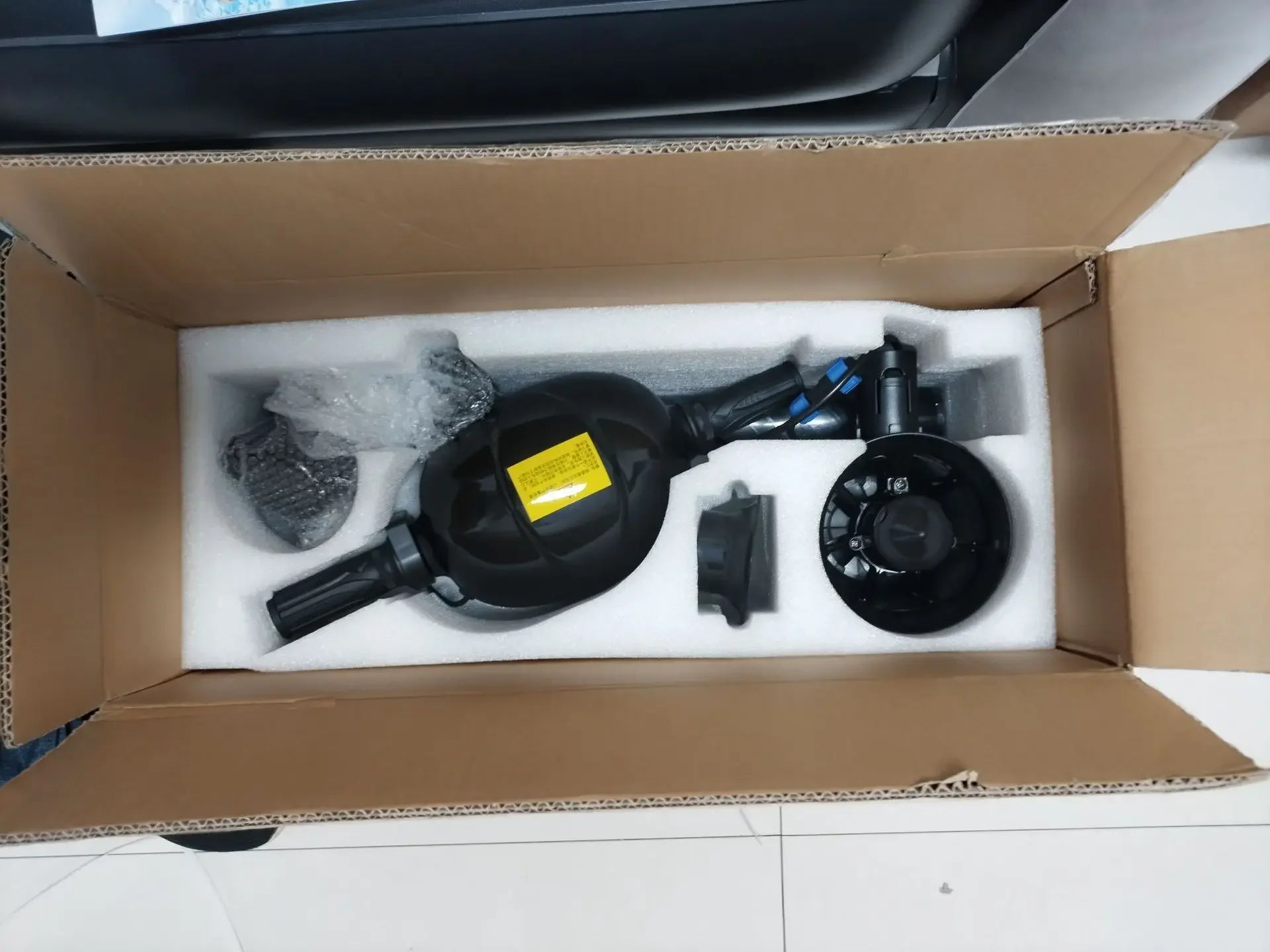 Inflatable Electric Water Scooter 6-8KM/H Speed IPX7 Waterproof Jet Ski Float