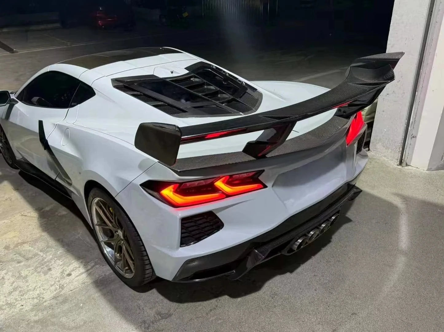 Suitable for C8 ZR1 Rear Wing: High-quality Dry Carbon Fiber  for the Car Body Kit